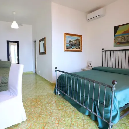 Villa Iaquinto *