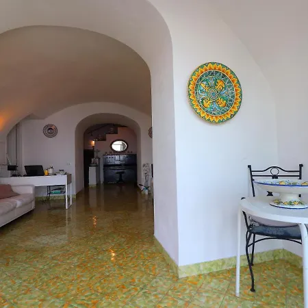 Iaquinto Villa